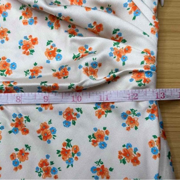 C/MEO COLLECTIVE Cream Ditzy Floral Pattern MOLTEN Dress - Picture 8 of 9